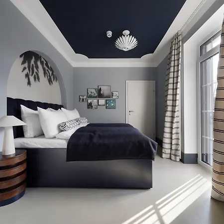 Numa Maximilian Aparthotel 3*