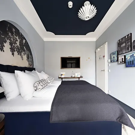 Numa Maximilian Aparthotel