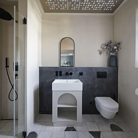 Numa Maximilian Aparthotel 3*