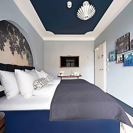 Numa Maximilian Aparthotel
