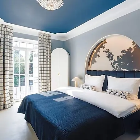 Numa Maximilian Aparthotel 3*