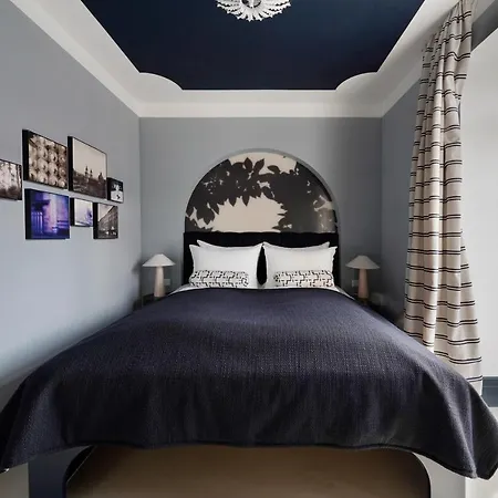 Numa Maximilian Aparthotel 3*